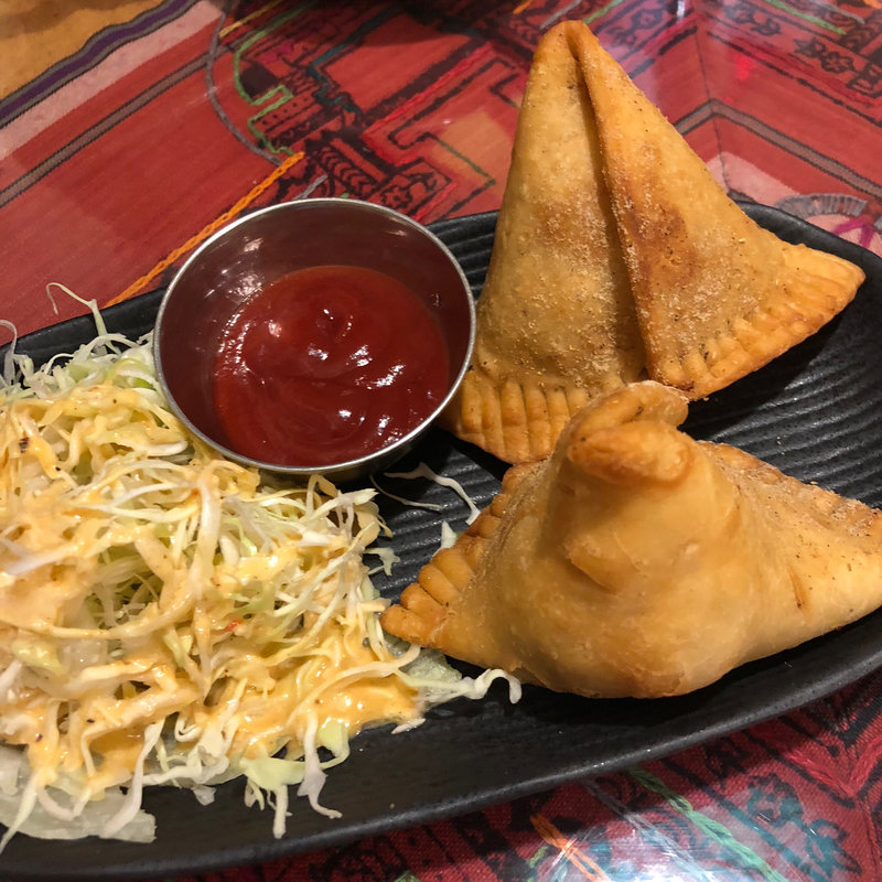 サモサ(N e p a l i C h u l o (ネパーリチュロ))