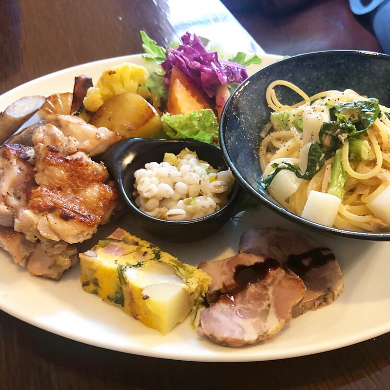 よくばりプレート(烏丸DUE （カラスマドゥーエ）)