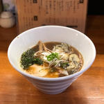 牡蠣醤油ラーメン(醤油と貝と麺 そして人と夢 )