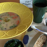麹と鮭のスープ(call cafe 家と庭)