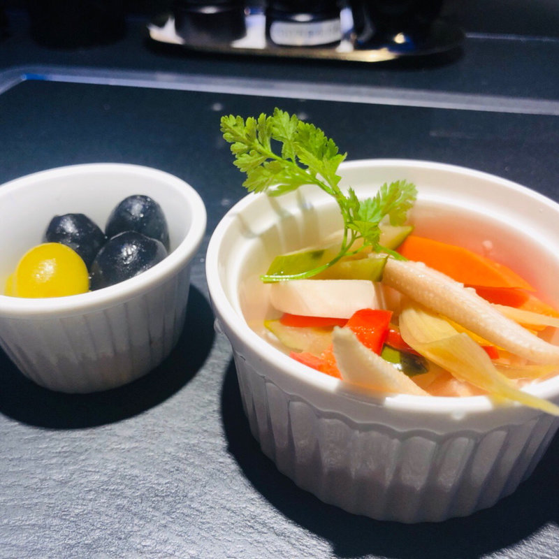 自家製ピクルスとオリーブ盛合せ(ドウラク コリーダ ランドマーク店)