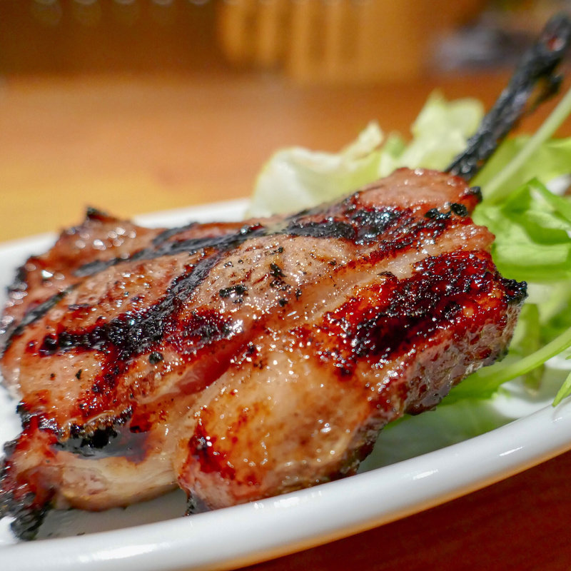 骨つきラムチョップのスパイシーグリル(AOI BREWING TAP & GRILL)