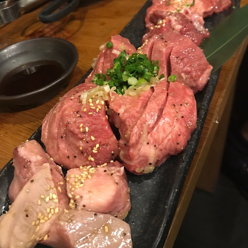 お勧めのタン盛り(炭火焼肉ホルモン みなみ)