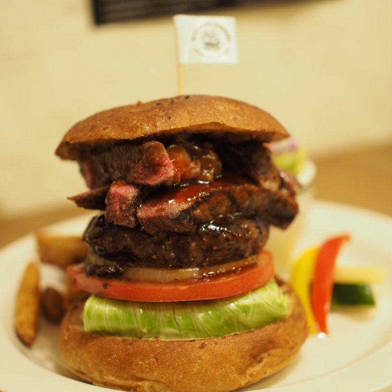 サーロインステーキバーガー(Sunchago Burgers)
