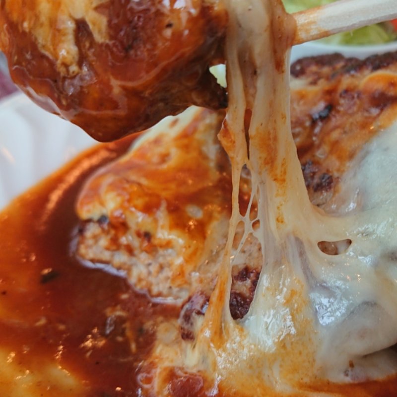 チーズハンバーグとカニクリームコロッケ(セントポールの隣り)