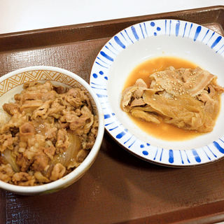 牛丼並盛と豚皿ミニ(すき家 津田の松原SA上り店 )