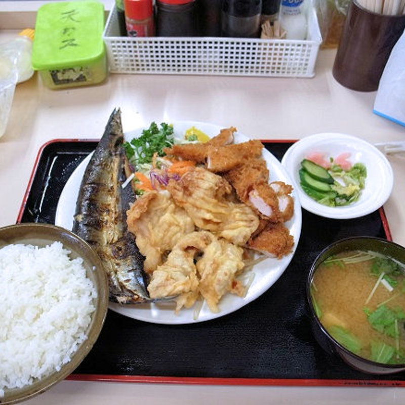 本日の定食(まんぷく食堂 （マンプクショクドウ）)