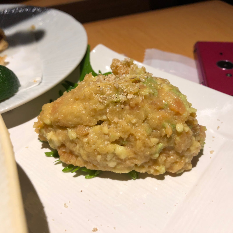 サーモンとアボカドのなめろう(立呑み8 )