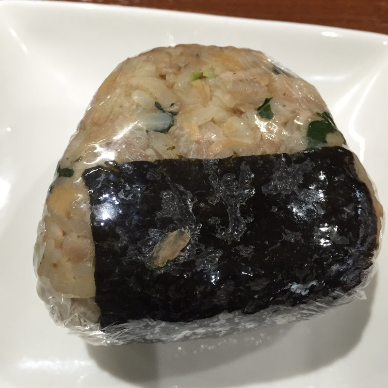 チャーシューおにぎり(らぁめん蔵持)