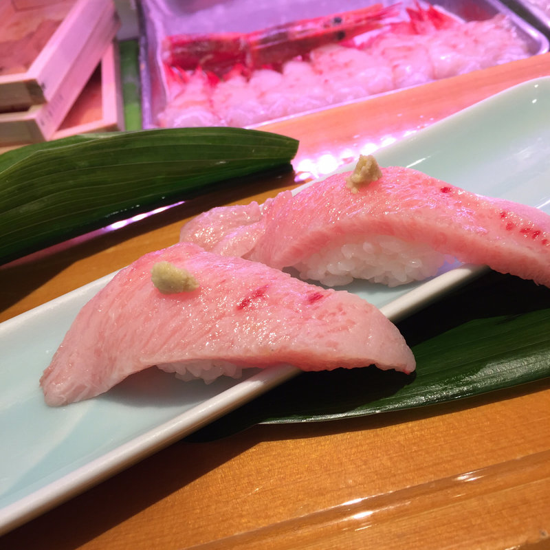 本マグロのカマトロにぎり(ひょうたん寿司)
