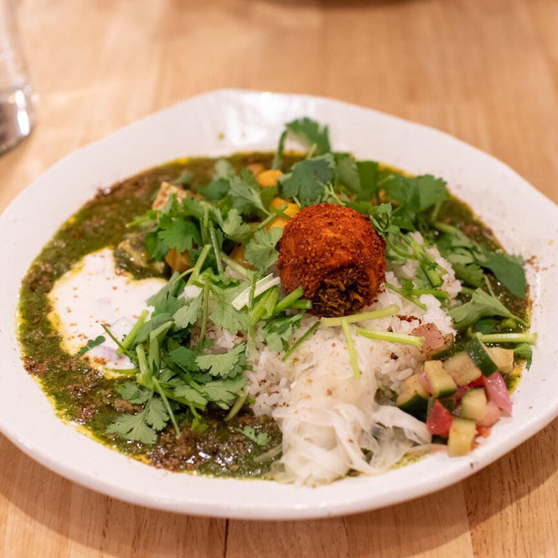 サグマトンキーマカレー+スパイス玉子(curry phakchi(パクチー))