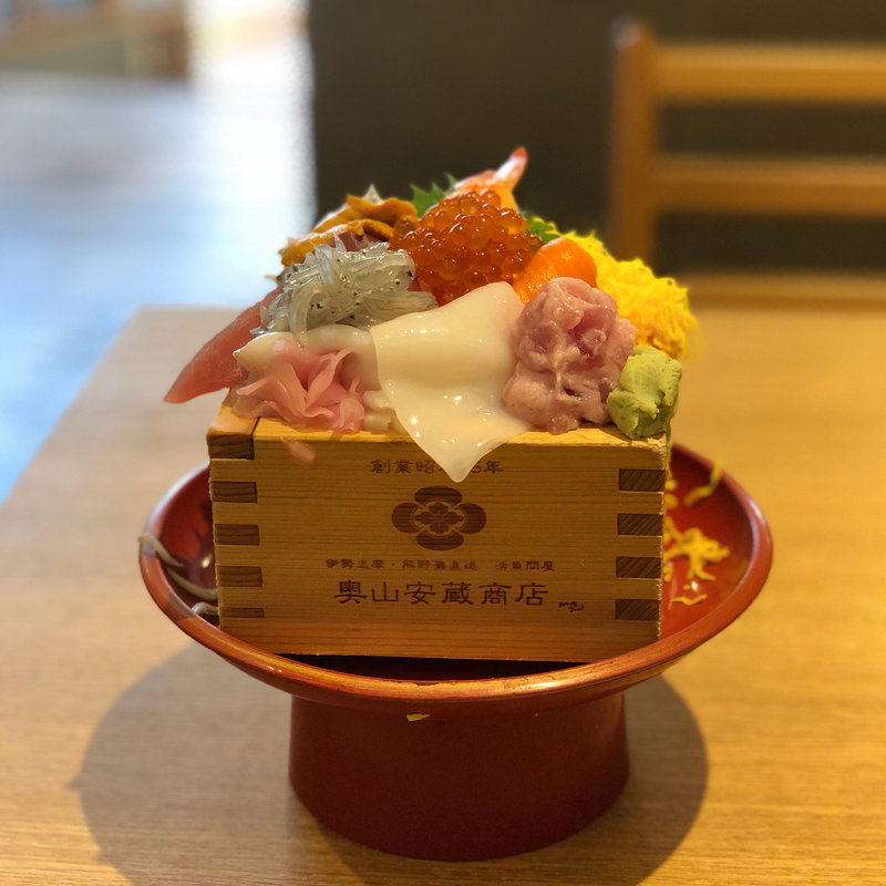 海鮮丼(奧山安蔵商店 シーフードグリル メイカーズピア店)