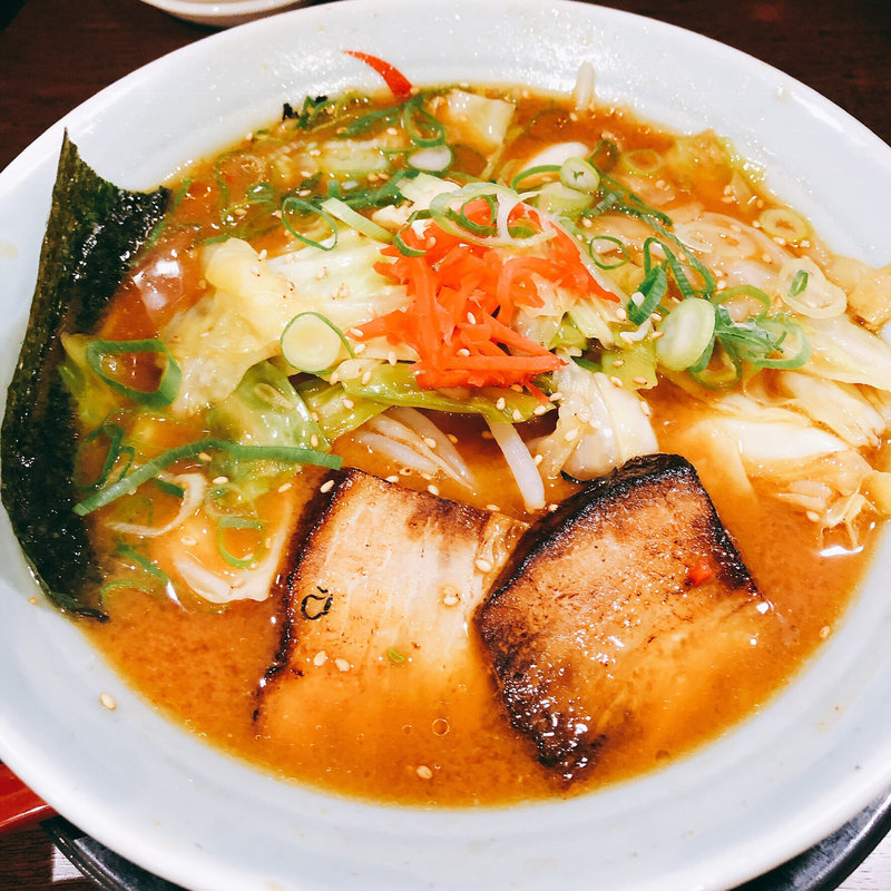 キャベツたっぷり味噌ラーメン(鶴橋らーめん食堂 鶴心 三井アウトレットパーク大阪鶴見店)