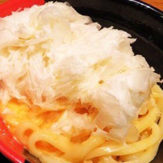 チーズ釜玉うどん(極楽うどん TKU ルクア大阪店)