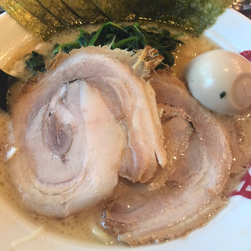 辛豚味玉ラーメン(横浜家系ラーメン吟家 富津店)