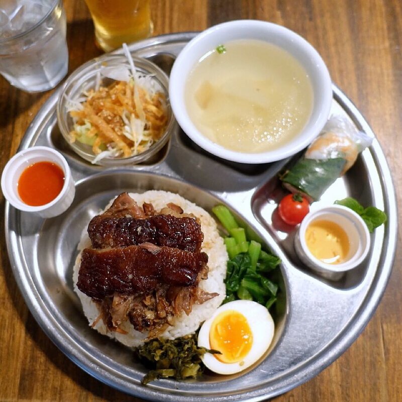 トロトロ豚すね肉の煮込みごはん ランチセット(ペパカフェフォレスト)