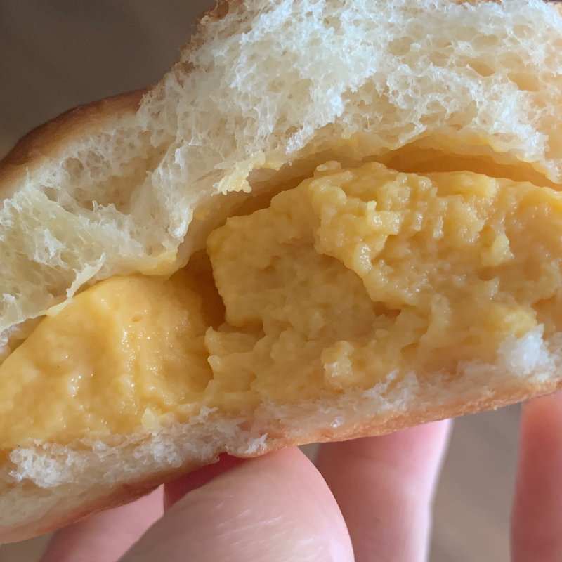 クリームパン(パン・アトリエ クレッセント)