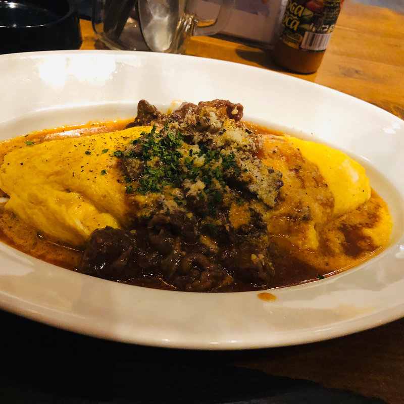 牛すじ煮込みのとろとろオムレツ(PANCHOS)