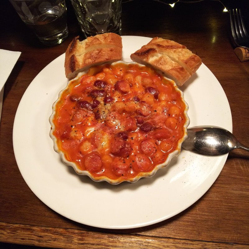 チョリソーと豆の煮込みのチーズ焼き(abill （アビル）)