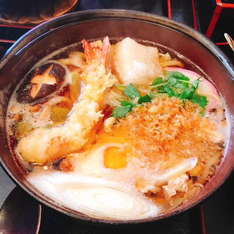 鍋焼きうどん(手打ちうどん 家康 浅草店)