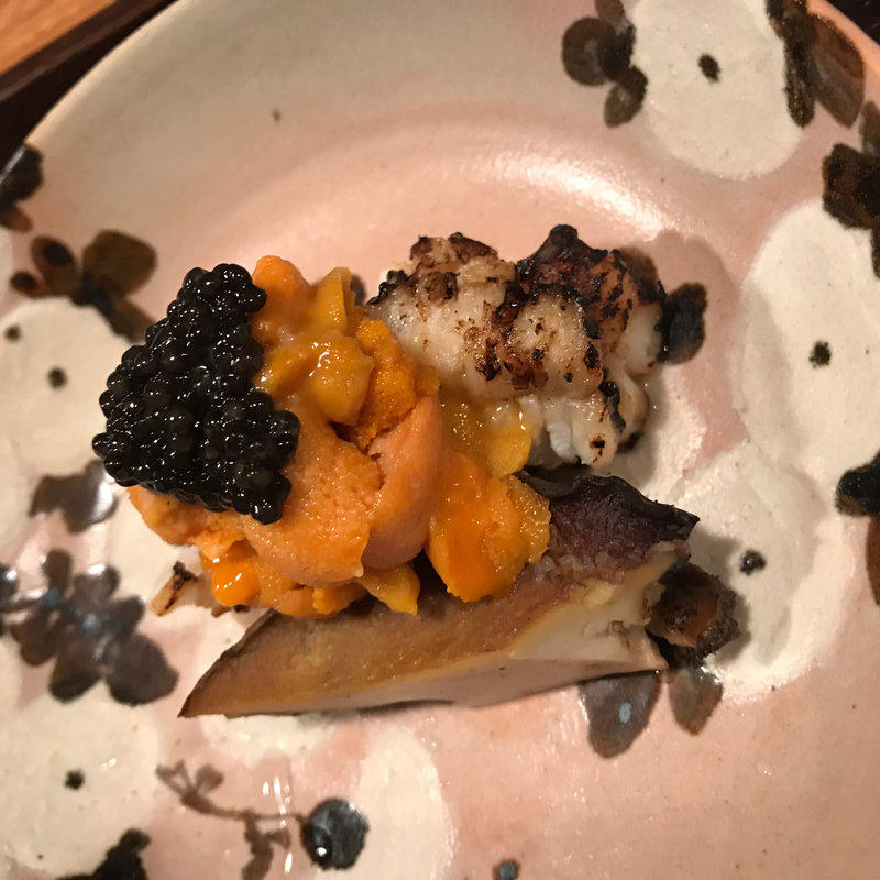 雲丹のせ鮑キャビア添え(京天神　野口 )