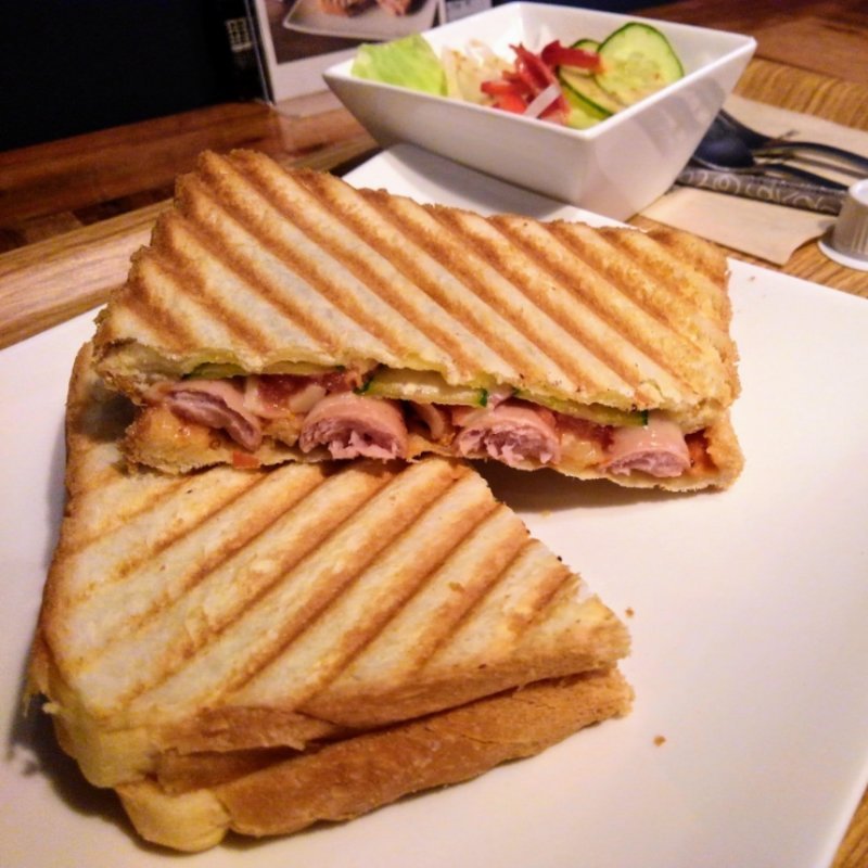 ソーセージパニーニ(ザ ブリュワーズ 平泉)