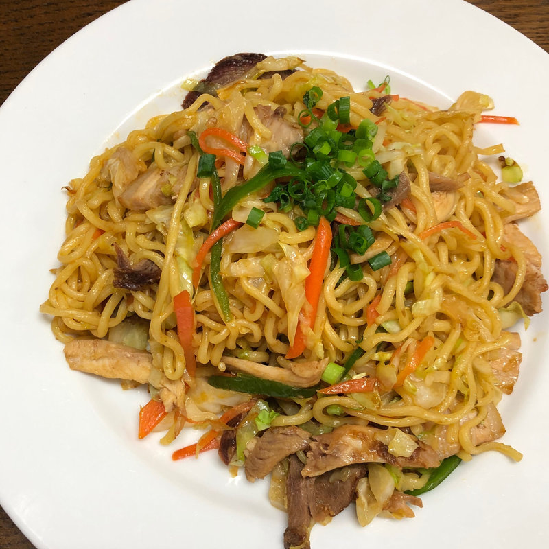 チョウミン （ネパール風焼きそば）(N e p a l i C h u l o (ネパーリチュロ))