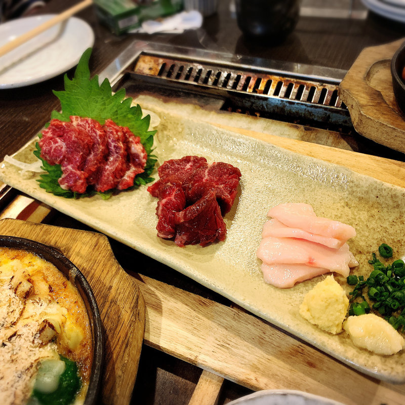 馬刺し三種盛(七蔵 学芸大学店 )