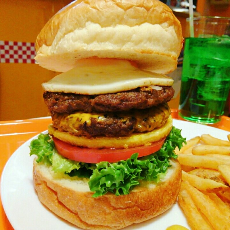 ベジタブルたまごバーガー＋パティ2枚＋チェダーチーズ＋エッグ(アメリカンポップカフェ ビッグベリーマン 東大阪店)
