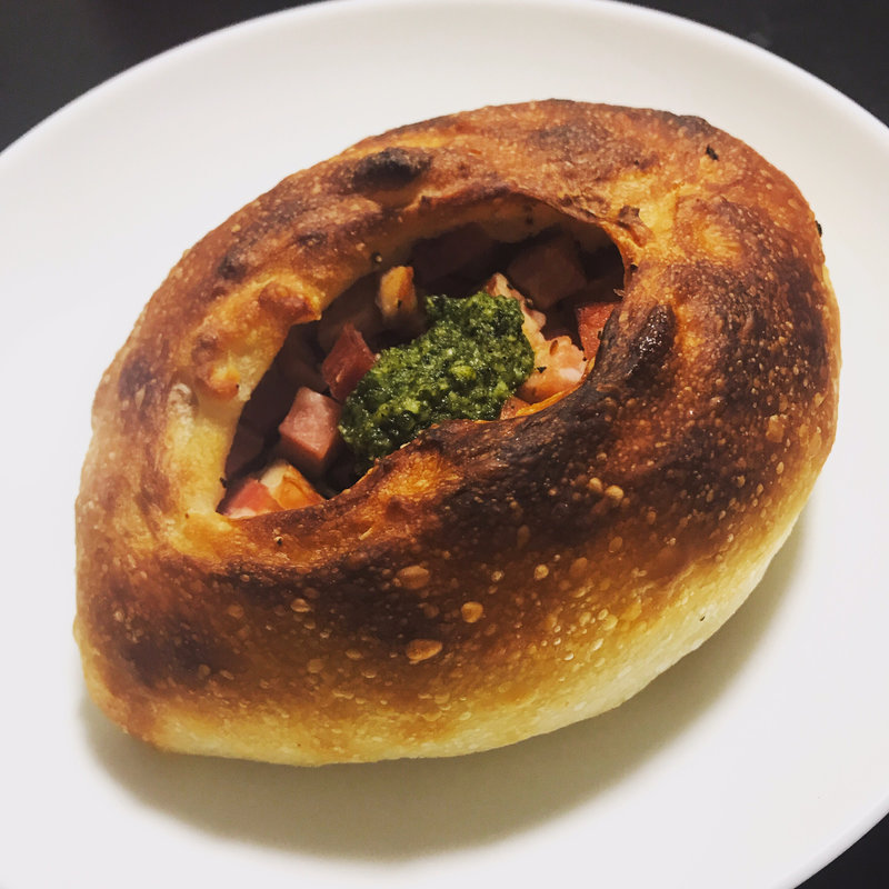 ベーコンと黒胡椒フランス(ハートブレッドアンティーク 銀座店)