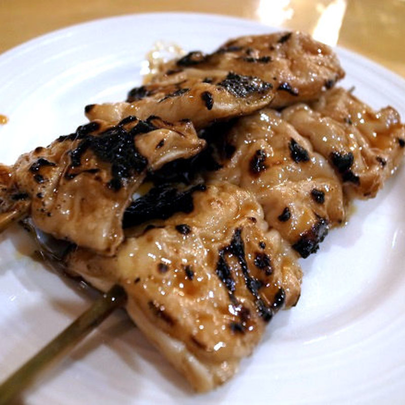 シロ(もつ焼き 三朝)