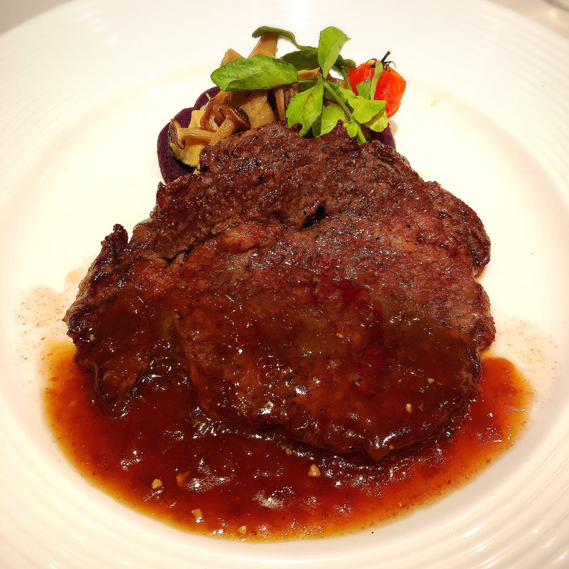 キューブロール肉のソテー 柚子胡椒風味のシャリアピンソース(上野精養軒 松屋銀座店)