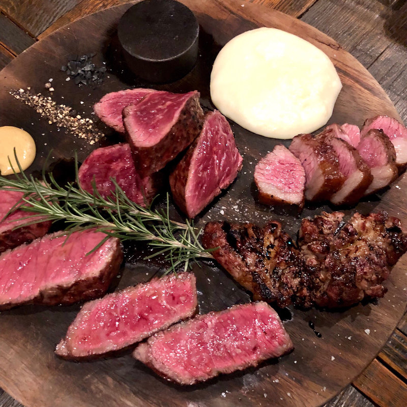 お肉4種盛り合わせ（アンガス牛・国産牛・豚・ラム）(ズイジ（zuiji）)