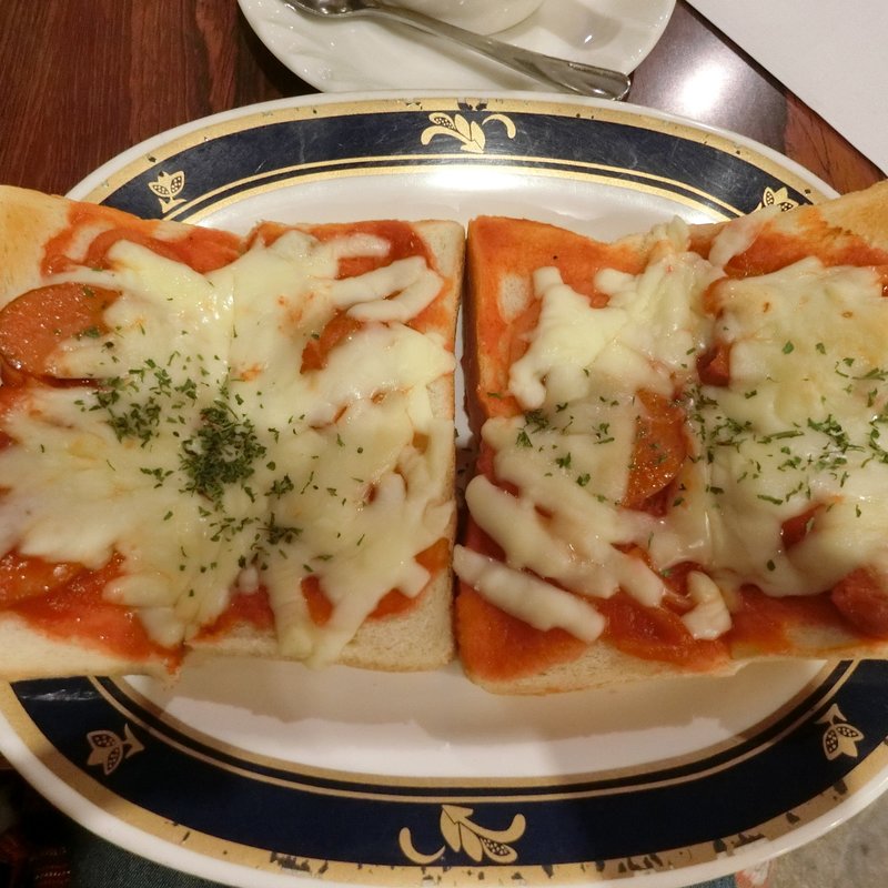 喫茶店のピザトースト(王様とストロベリー 武蔵小山)