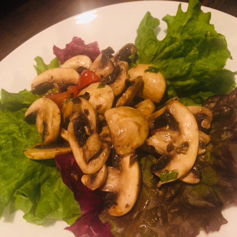 フレッシュマッシュルームのサラダ(THE GRUB 代々木上原 （ザ　グラブ）)