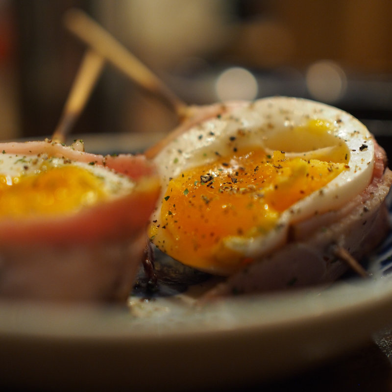 半熟卵ベーコン巻き(やさい串巻き なるとや)