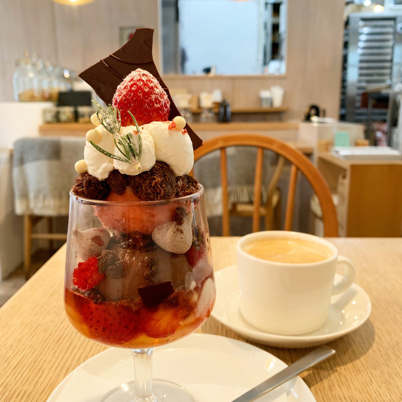 季節のパフェ(パティスリー ビヤンネートル｜BIEN-ETRE PATISSERIE)