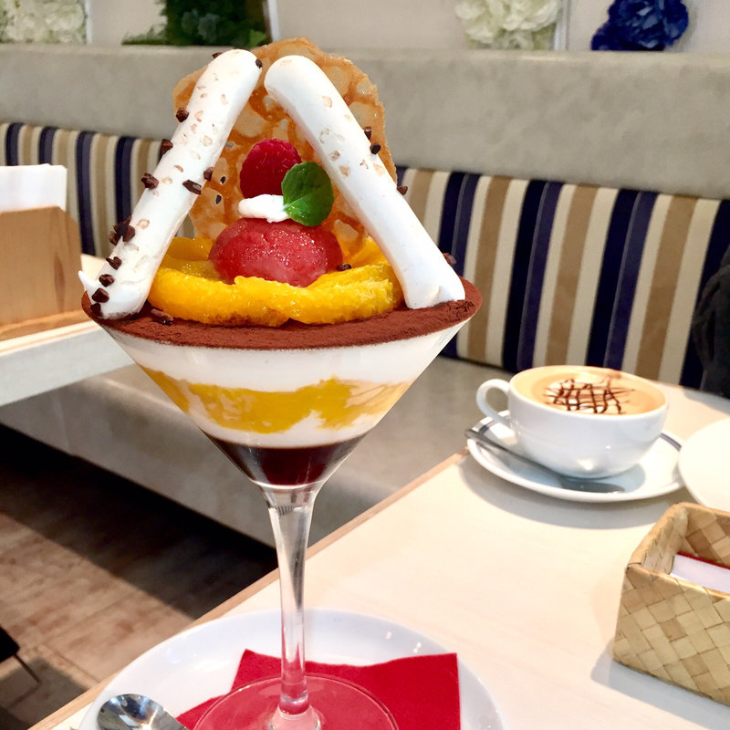 大人のオレンジティラミスのパフェ(ブラザーズカフェ梅田オーパ店 )