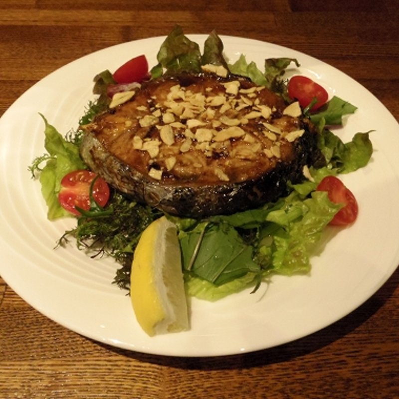 マグロテールステーキ(創作ビストロ la planche（ラ・プランシュ）)