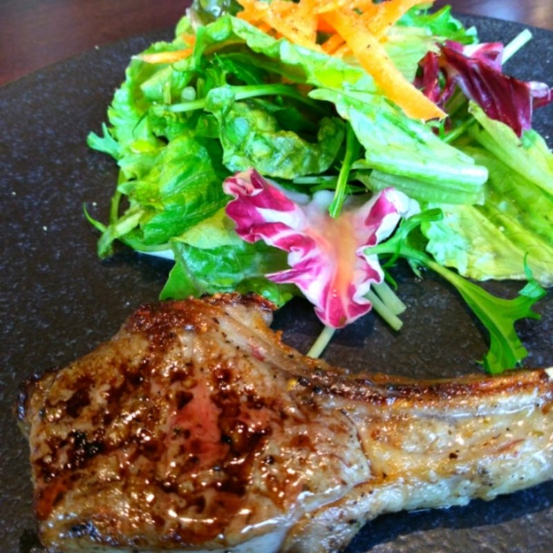 ラムチョップのグリル(WAKANUI GRILL DINING BAR TOKYO)
