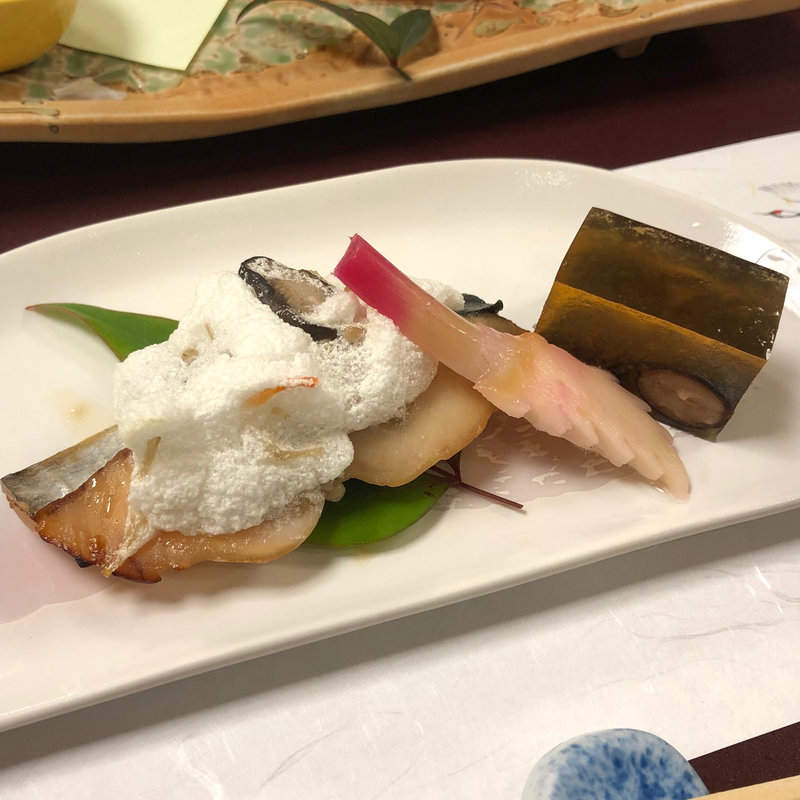 師走の御献立 焼物 鰆初雪木の子焼 高原花豆 葉生姜(中松屋旅館 )