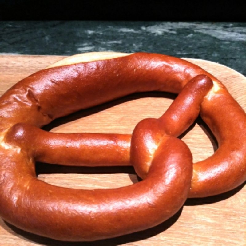 フレッシュバター プレッツェル(こく旨肉そば 日の陣)