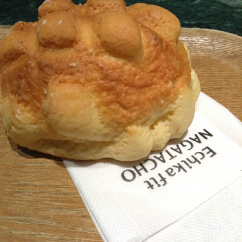 メロンパン(こく旨肉そば 日の陣)