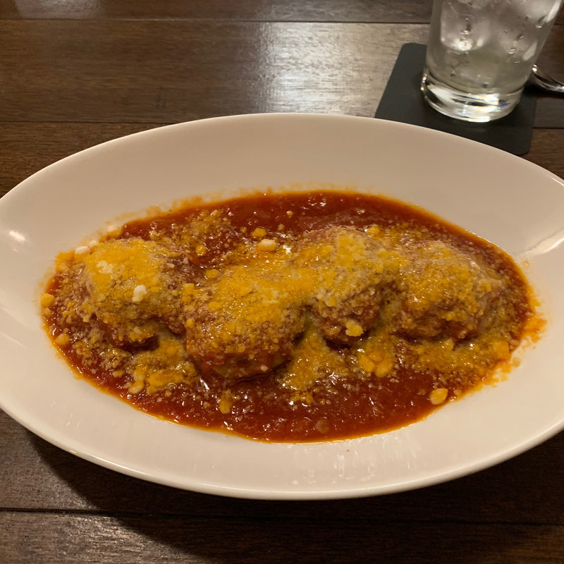 ミートボールトマトソース煮込みチーズがけ(店屋町 鈴太郎)