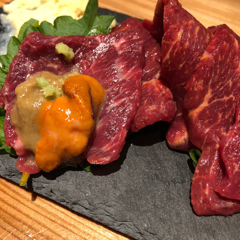 霜降り馬刺し(うに横丁)