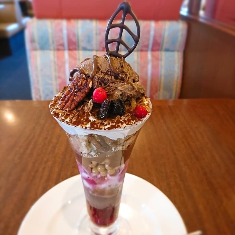 ショコラとベリーのトールパフェ(ロイヤルホスト泉佐野店)