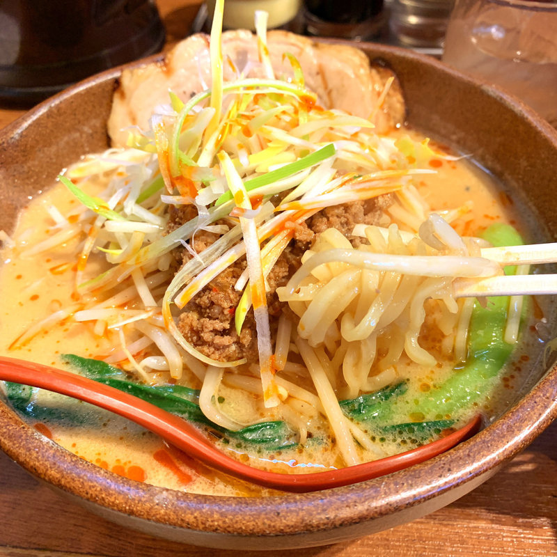坦々麺(蔵出し味噌 麺場 芝山商店)
