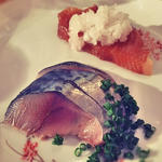五島鯖の燻製とサーモンの鮭醤油漬(コノ花まひろ )