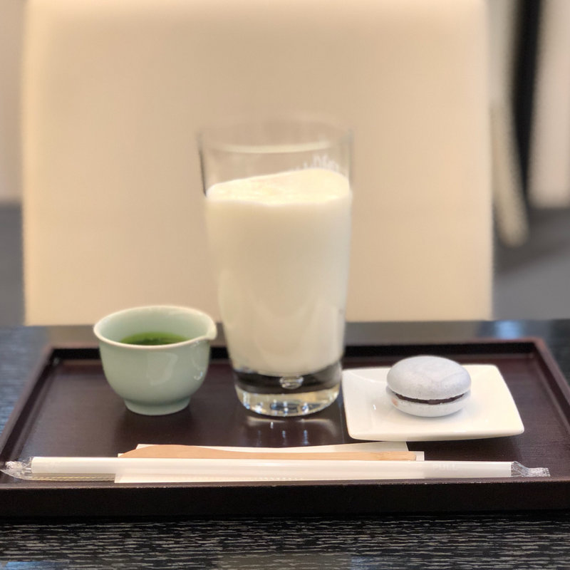 お濃茶添えバニラシェイク(鶴屋吉信 IRODORI （ツルヤヨシノブ）)