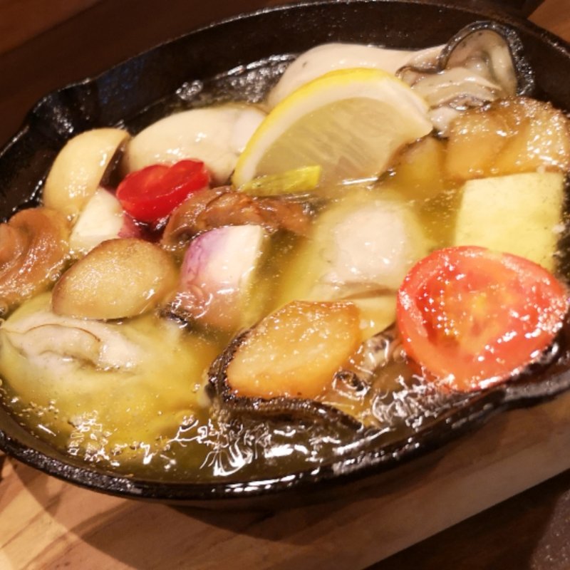 牡蠣のアヒージョ(agata)